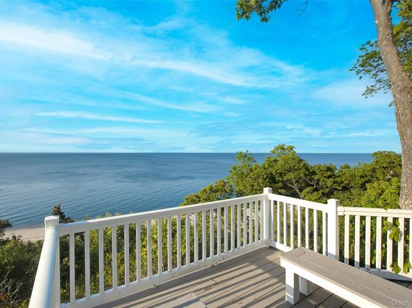 15 Stephans Path, Port Jefferson NY 11777
