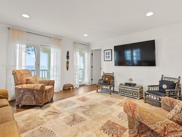 15 Stephans Path, Port Jefferson NY 11777