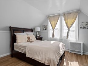 19 Teneyck Avenue, Valley Stream NY 11580