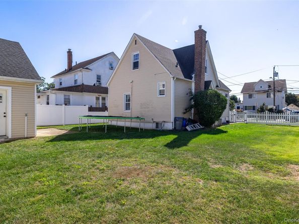 19 Teneyck Avenue, Valley Stream NY 11580