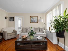 19 Teneyck Avenue, Valley Stream NY 11580