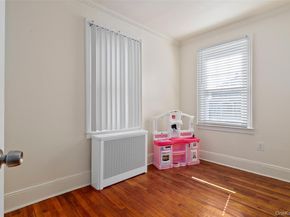 19 Teneyck Avenue, Valley Stream NY 11580