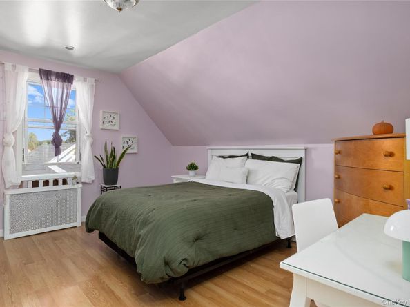 19 Teneyck Avenue, Valley Stream NY 11580