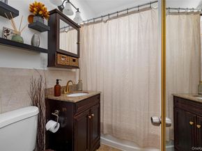 19 Teneyck Avenue, Valley Stream NY 11580