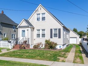 19 Teneyck Avenue, Valley Stream NY 11580