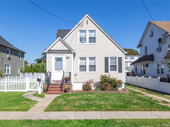 19 Teneyck Avenue, Valley Stream NY 11580