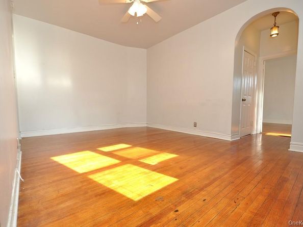 120 Stonelea Place 3M, New Rochelle NY 10801