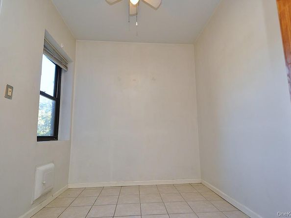 120 Stonelea Place 3M, New Rochelle NY 10801