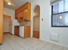 120 Stonelea Place 3M, New Rochelle NY 10801