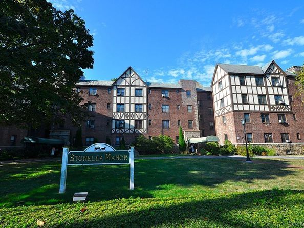 120 Stonelea Place 3M, New Rochelle NY 10801