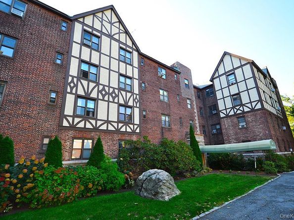 120 Stonelea Place 3M, New Rochelle NY 10801