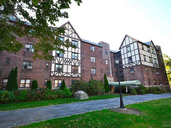 120 Stonelea Place 3M, New Rochelle NY 10801
