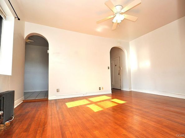120 Stonelea Place 3M, New Rochelle NY 10801