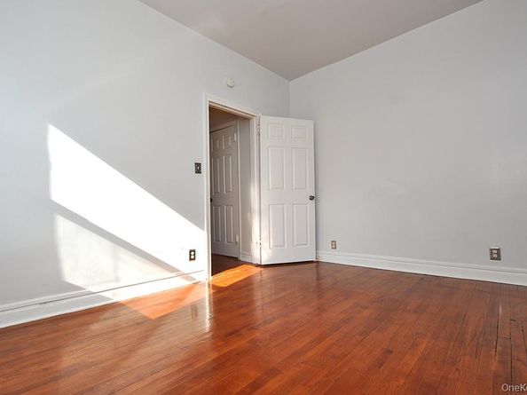 120 Stonelea Place 3M, New Rochelle NY 10801