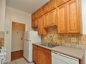 120 Stonelea Place 3M, New Rochelle NY 10801