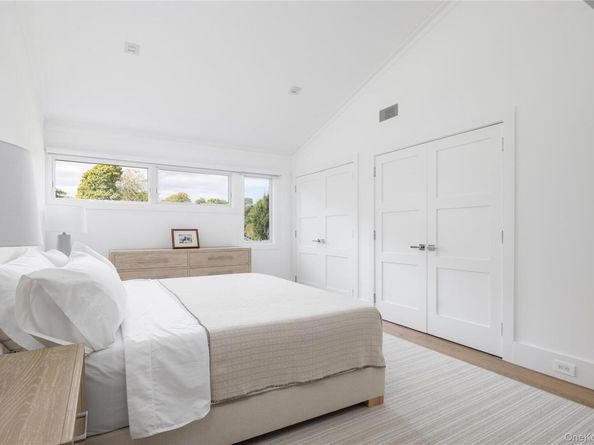 514 Pantigo Road 16, East Hampton NY 11937
