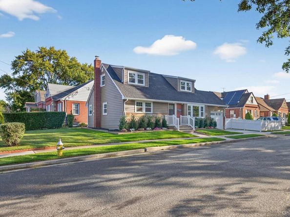 1098 Russell Street, Franklin Square NY 11010
