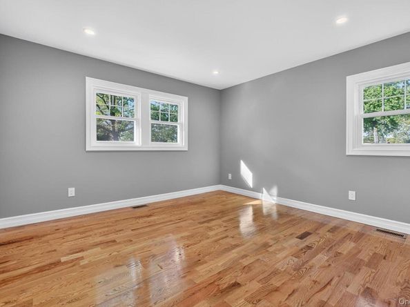 1098 Russell Street, Franklin Square NY 11010