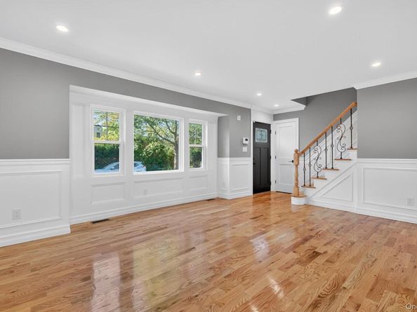 1098 Russell Street, Franklin Square NY 11010