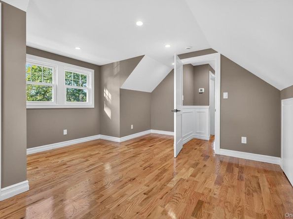 1098 Russell Street, Franklin Square NY 11010