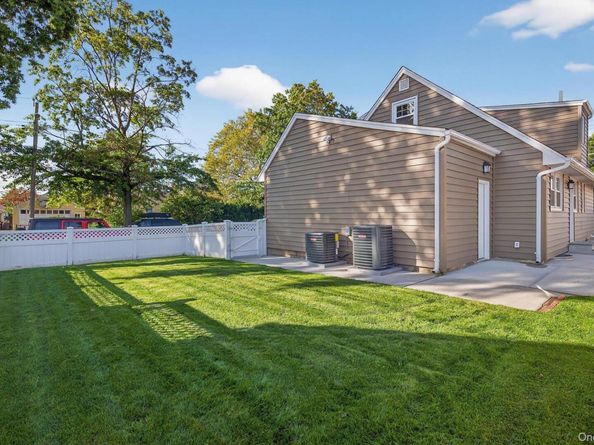 1098 Russell Street, Franklin Square NY 11010