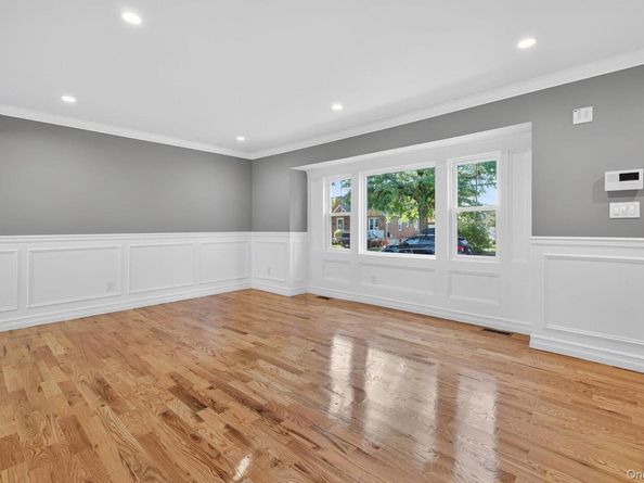 1098 Russell Street, Franklin Square NY 11010