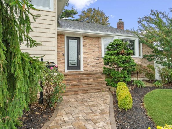 240 Wyngate Drive, Massapequa NY 11758