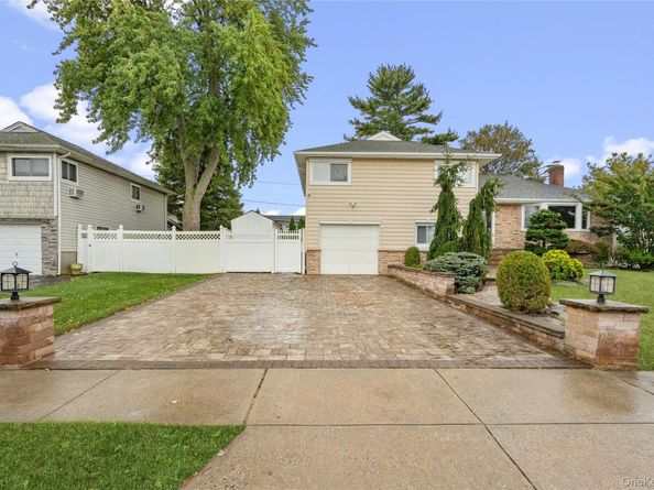 240 Wyngate Drive, Massapequa NY 11758