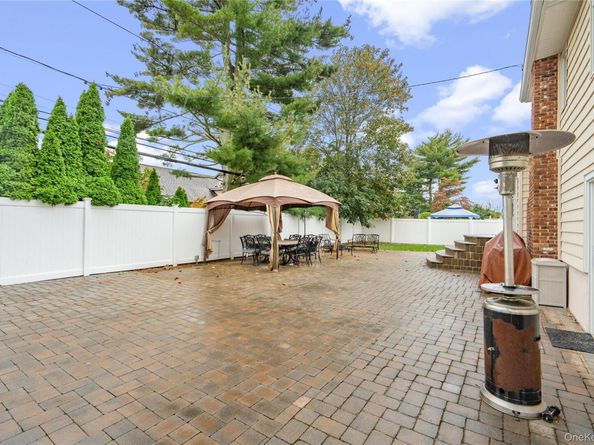 240 Wyngate Drive, Massapequa NY 11758