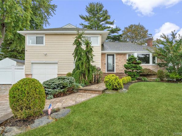 240 Wyngate Drive, Massapequa NY 11758