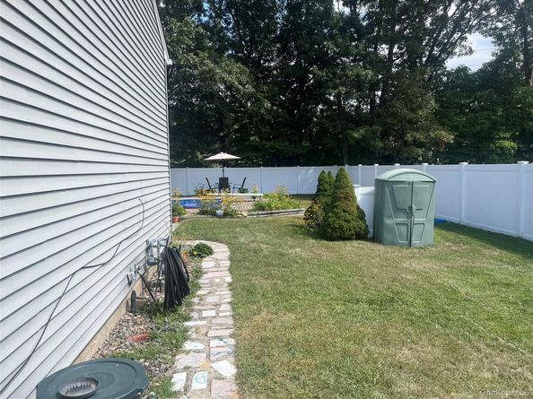 149 Avenue C, Holbrook NY 11741