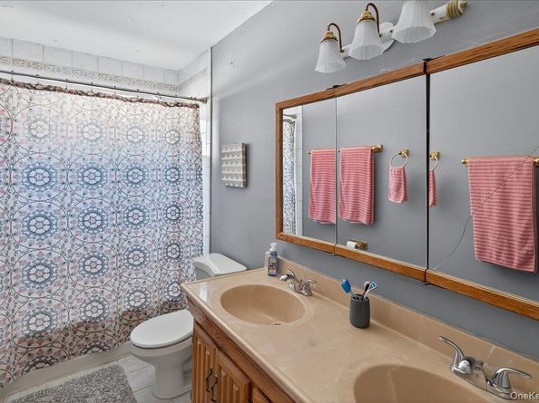 149 Avenue C, Holbrook NY 11741