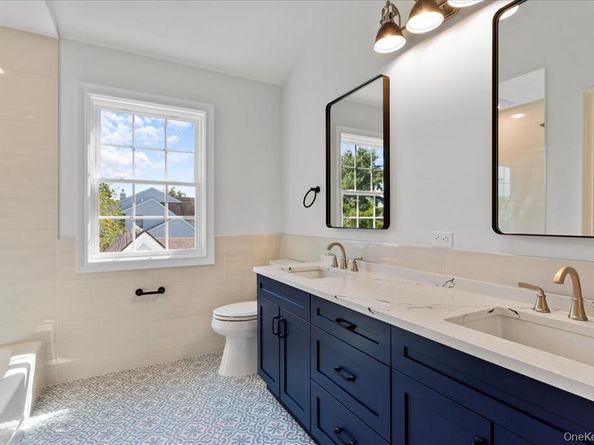 17 Hannington Avenue, Wantagh NY 11793