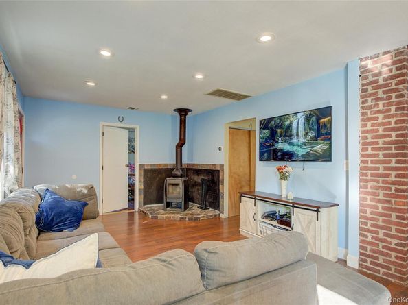 153 Berkshire Drive, Farmingville NY 11738