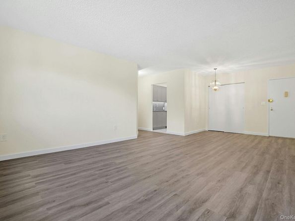 66 Crisfield Street 3Y, Yonkers NY 10710