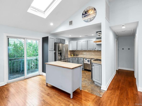 300 Center Bay Drive, West Islip NY 11795