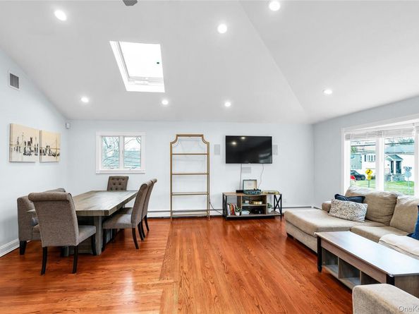 300 Center Bay Drive, West Islip NY 11795