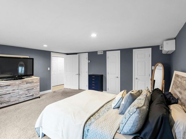 300 Center Bay Drive, West Islip NY 11795