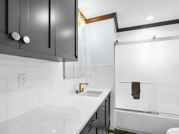 300 Center Bay Drive, West Islip NY 11795