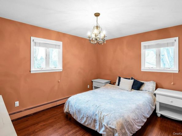 300 Center Bay Drive, West Islip NY 11795