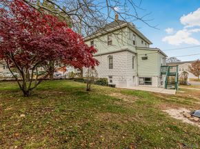 90 Meucci Avenue, Copiague NY 11726