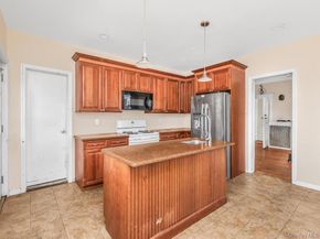 90 Meucci Avenue, Copiague NY 11726