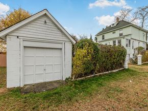 90 Meucci Avenue, Copiague NY 11726