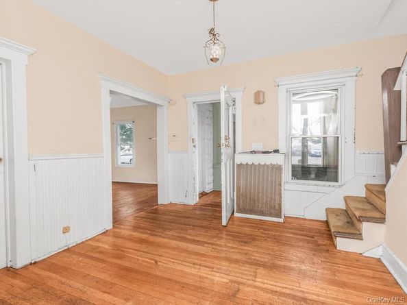 90 Meucci Avenue, Copiague NY 11726