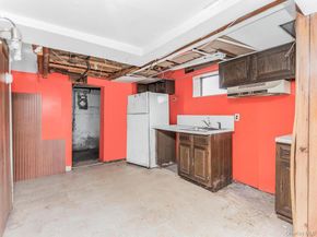 90 Meucci Avenue, Copiague NY 11726