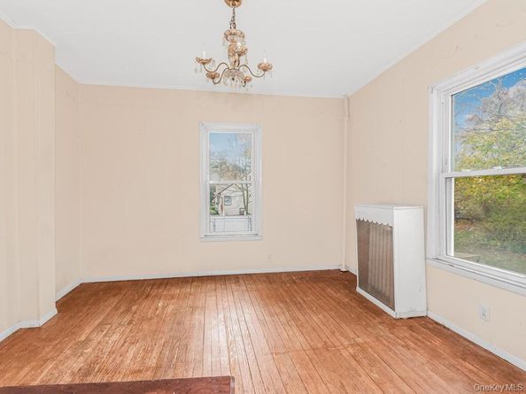 90 Meucci Avenue, Copiague NY 11726