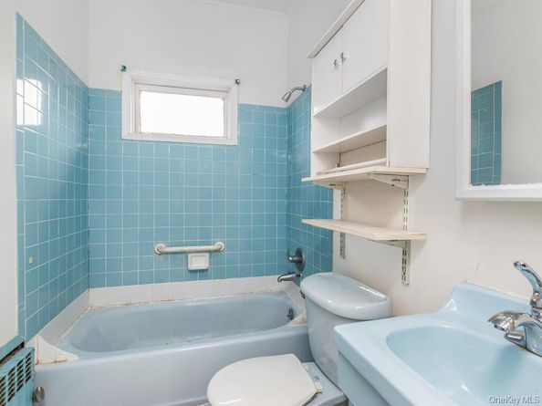 90 Meucci Avenue, Copiague NY 11726