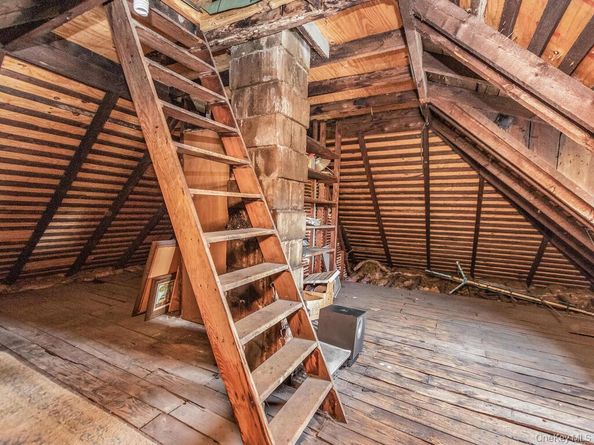 90 Meucci Avenue, Copiague NY 11726