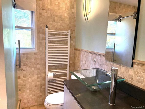 25 School Street, Port Washington NY 11050