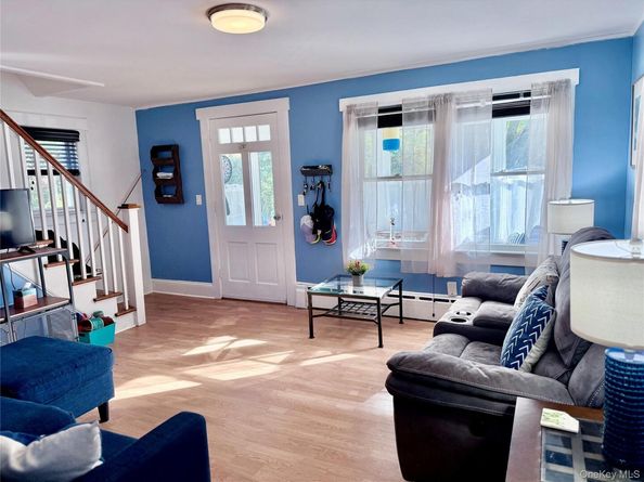 25 School Street, Port Washington NY 11050